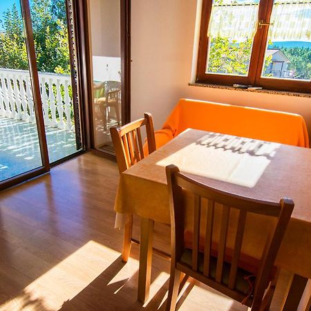 Apartments Zile Starigrad Paklenica Exterior foto