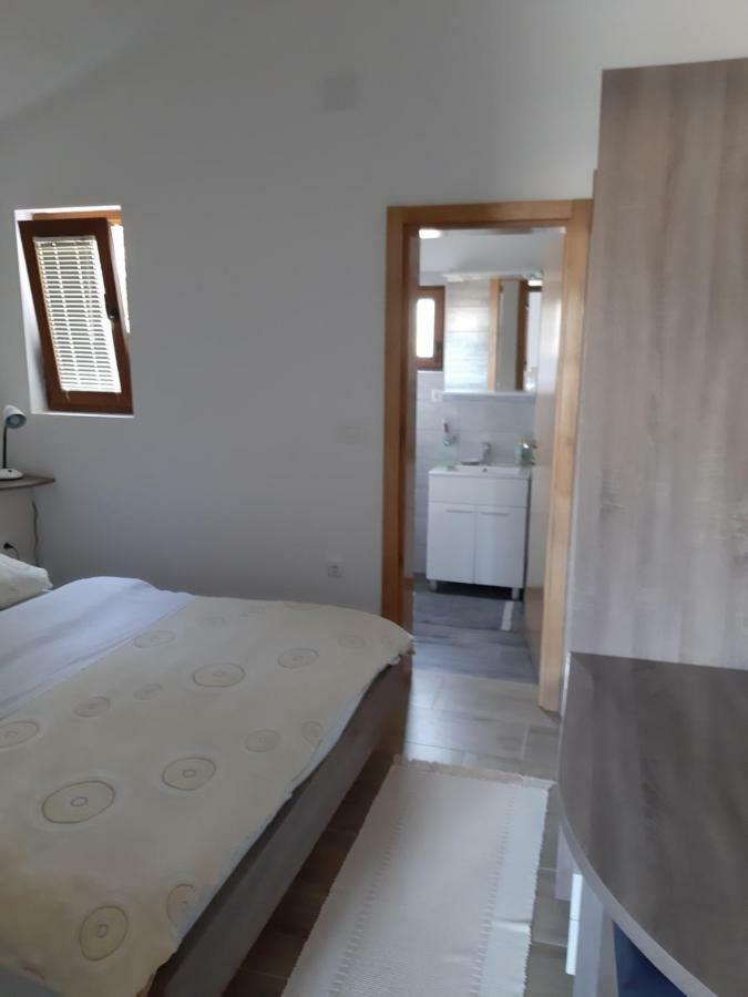 Apartments Zile Starigrad Paklenica Exterior foto